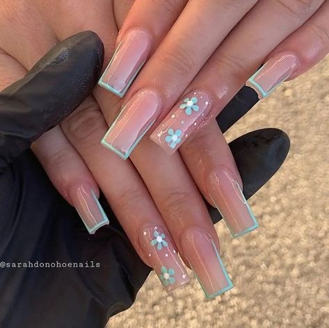 Square Nails Christmas, Short Tapered Square Nails, Nails Hippie, Halloween Hair Styles, Free Hair Styles, Acrylic Nails French Tip, Nail Art Designs 2023, Acrylic Nails French, Nail Art Halloween