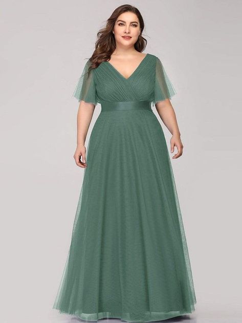 Women's Floor-Length Plus Size Formal Bridesmaid Dress with Short Sleeve #firehouse #weddings #women mother nature, mother baby, mother film Dress For Wedding Party Guest, Dress For Big Size Woman, Plus Size Bridesmaid Dress, Burgundy Wedding Dress, Romantic Bridesmaid Dresses, Plus Size Elegant Dresses, Formal Bridesmaids Dresses, Plus Size Gowns, Tulle Bridesmaid Dress