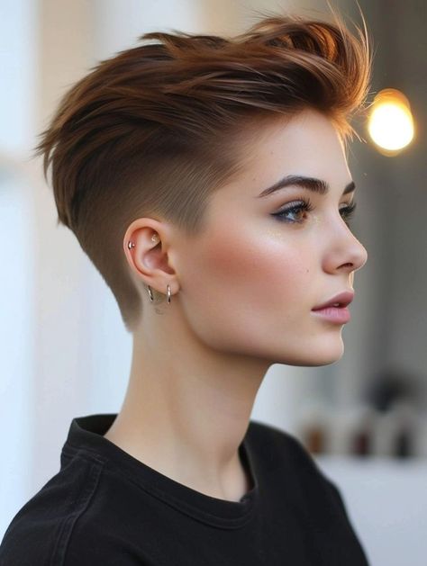 Funky Pixie Cut, Tomboy Haircut, Pixie Haircut Styles, Short Choppy Haircuts, Choppy Haircuts, Fireplace Designs, Tapered Haircut, Haircut Styles, Trendy Short Haircuts