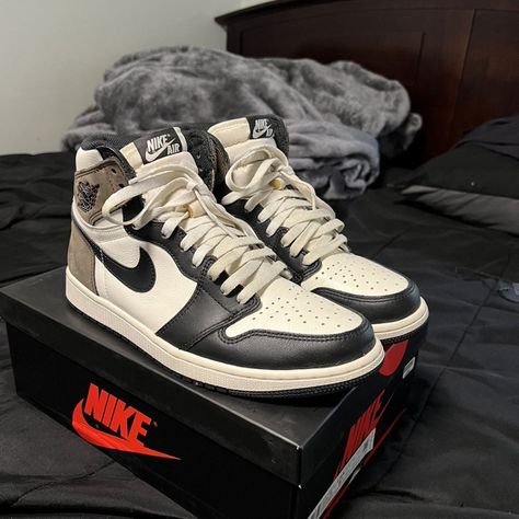 Brand New Aur Jordan 1 “Mocha” Size 9.5 Air Jordan 1 Mocha, Mens Jordans, Jordans Men, Jordan 1 Mocha, Jordan Quotes, Nike Air Jordan Shoes, Type Shi, Joker Art, Mocha Color