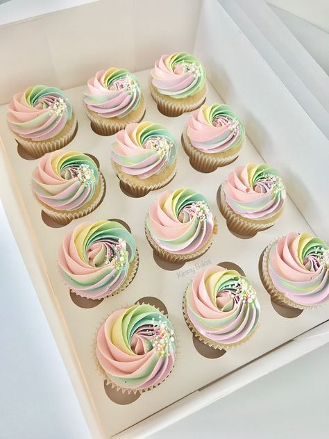 Rainbow Cupcake Design, Cupcakes Rainbow Decoration, Girls Cupcake Ideas, 2nd Birthday Cupcakes Girl, Pastel Rainbow Desserts, Rainbow Buttercream Cupcakes, Cupcakes With Sprinkles Decorating, Pastel Birthday Cupcakes, Two Sweet Birthday Cupcakes