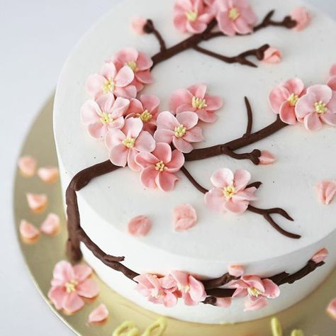 Cherry Blossom Party, Cherry Blossom Cake, Blossom Cake, Sakura Season, Cake Design Inspiration, Happy 18th Birthday, Fancy Cupcakes, Spring Cake, Cake Decorating Designs