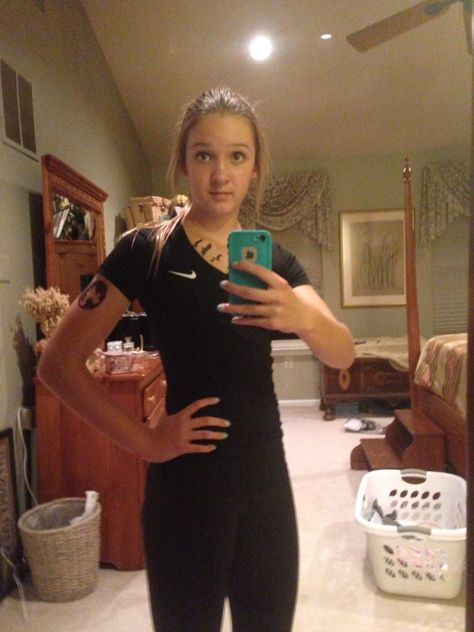 Divergent Costumes, Divergent Halloween Costumes, Divergent Costume, Tris Prior, Homemade Stuff, Homemade Halloween Costumes, Homemade Halloween, Free Candy, Divergent