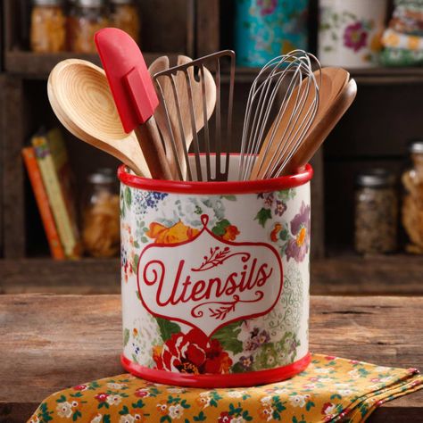 27 Under-$15 Products From Walmart That'll Help Make Cooking So Much Easier The Pioneer Woman Kitchen, Pioneer Woman Dishes, Pioneer Woman Kitchen Decor, 50s Kitchen, Kitchen Dinner, Pioneer Woman Kitchen, Rustic Country Kitchens, Country Kitchen Designs, Pioneer Woman Recipes