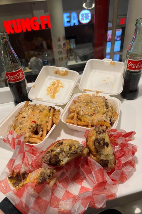 smashburger with loaded fries and mexican coke x2 Mexican Coke, Fluffy Bun, Burger Patty, Smash Burgers, Crispy Fries, Double Cheeseburger, Loaded Fries, Crispy Fry, Grilled Onions