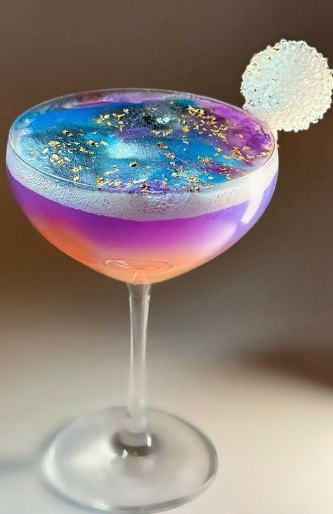 Space Themed Alcoholic Drinks, Galaxy Drinks Cocktails, Cocktail Foam, Galaxy Cocktail, Space Rave, Cocktails Aesthetic, Bar Promotion, Lime Syrup, Best Summer Cocktails