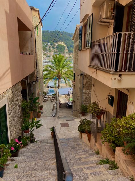 📍Port de soller, mallorca Santa Ponsa Mallorca, Port Soller Mallorca, Mallorca Puerto Pollensa, Santa Ponsa, Port De Soller Mallorca, Barcelona Aesthetic, Magaluf Mallorca, Port De Soller, Drach Caves Mallorca