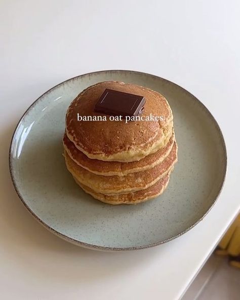 pancakes a December 21, 2023: "Follow @pancakes  banana oat pancakes 🍌🥞  🎥 by @kyliesbakes   50g oat flour  20g plain f..." Pancakes Banana, Banana Oat Pancakes, Banana Oat, Oat Pancakes, Oatmeal Pancakes, Banana Oats, Banana Pancakes, December 21, Oat Flour