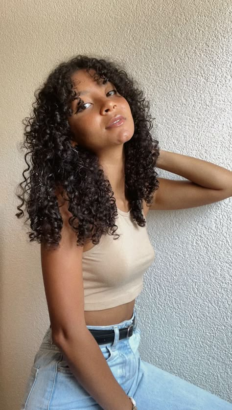 #curtainfringe #curly #curlyhairideas #instagram #aesthetic #loveyourself Curly Hair Shag Haircut, Curly Hair Shag, Hair Shag, Curtain Bangs Curly Hair, 3b Curly Hair, Curtain Bangs Curly, Medium Curly Haircuts, Curly Hair Fringe, Curly Hair Bangs