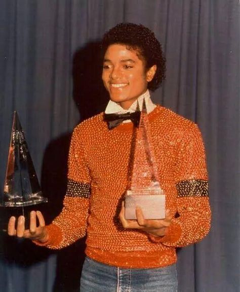 Embedded image permalink Young Michael Jackson, Hee Man, Photos Of Michael Jackson, Michael Jackson Smile, Joseph Jackson, King Of Pop, King Of Music, Album Of The Year, Jackson Family