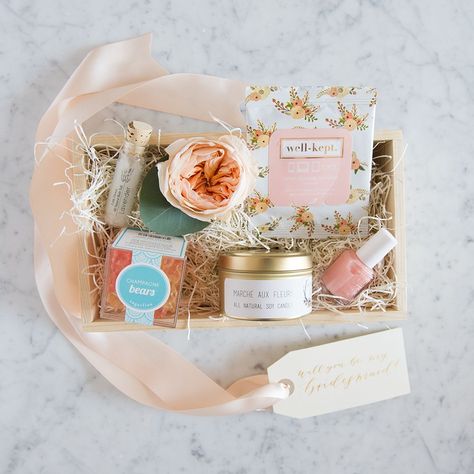 Bridesmaid Gift Boxes Diy, Bridesmaid Gift Basket, Inexpensive Bridesmaid Gifts, Moh Proposal, Bridesmaid Gift Baskets, Bridesmaid Gifts From Bride, Diy Bridesmaid Gifts, Cute Bridesmaids Gifts, Will You Be My Bridesmaid Gifts