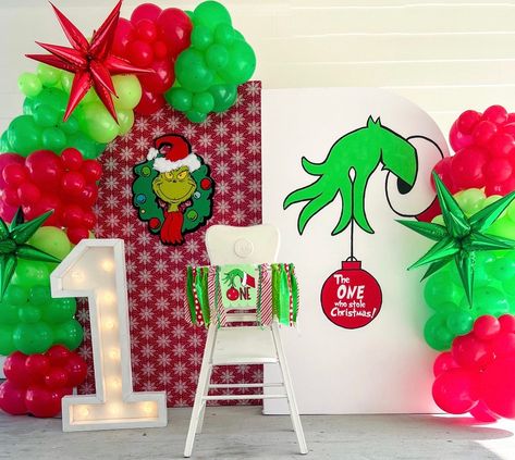 Grinch Birthday Balloon Arch, How The Grinch Stole Christmas First Birthday, He’s A Mean One Birthday, One Year Old Grinch Birthday, Grinch Birthday Party 1st, You’re A Mean One Birthday Party Grinch, Grinch Christmas Birthday Party, The Grinch Themed Birthday Party, How The Grinch Stole Christmas Birthday Party