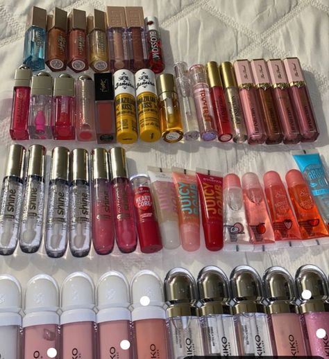 Lipgloss Collection, Makeup Collection Goals, Lip Gloss Cosmetics, Lip Balm Collection, Sephora Skin Care, Lipgloss Lips, Lip Gloss Collection, Gloss Labial, Pretty Skin Care