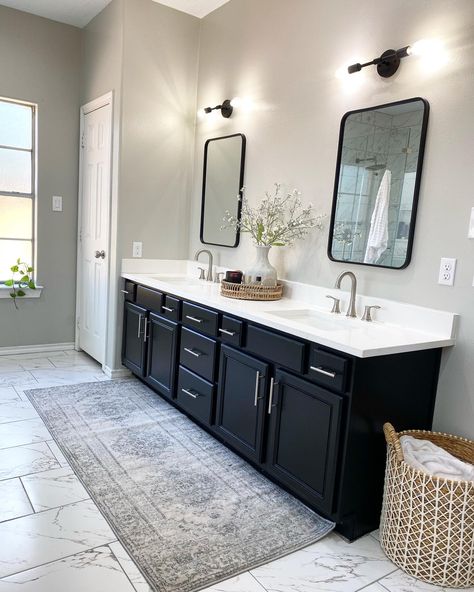 Tricorn Black || Sherwin Williams 
Repose Grey || Sherwin Williams American Style Home, Bathroom Dream, Black Cabinets Bathroom, Black Vanity Bathroom, Dark Bathrooms, Small Modern Home, Floor Bathroom, Bathroom Redesign, Small Bathroom Makeover