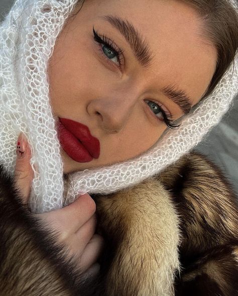 Russian Summer Aesthetic, Outdoor Photoshoot Inspiration, Scarf Aesthetic, Me U, Russian Winter, Red Lip Makeup, Russian Culture, Winter Photoshoot, Winter Makeup