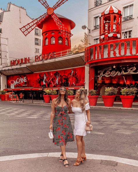 Kelsey In London, Tourist Photos, Instagrammable Restaurants, Eiffel Tower Photo, Moulin Rouge Paris, Paris Photo Ideas, Hotel Hoxton, Places In Paris, Paris Tourist