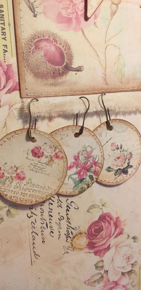 Gi Kerr, Journal Embellishments, Journal Jewelry, Journal Tags, Book Page Crafts, Embellishment Diy, Diy Journal Books, Scrapbook Tag, Shabby Chic Crafts