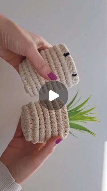 Macrame Pot Cover, Punch Needle Beginner, How To Macrame, Macrame Basket, Pot Hanger, Pot Cover, Macrame Tutorial, Macrame Patterns, Fiber Arts