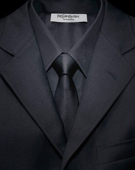 Modernize traditional men's funeral attire by substituting a classic white shirt with a black one. Outfits Hombre, Sharp Dressed Man, Black Suit, Well Dressed Men, Gentleman Style, Black Suits, Suit And Tie, Mode Inspiration, Classic Man