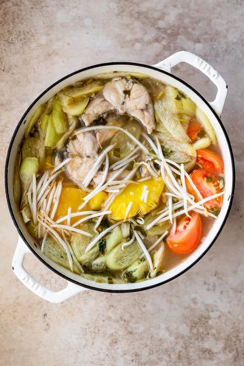 Vietnamese Sweet And Sour Soup, Canh Chua Recipe, Sweet Sour Soup, Dairy Free Soup Recipe, Sweet And Sour Soup, Cooking Therapy, Chicken Soup Recipes Homemade, Canh Chua, Vietnamese Soup