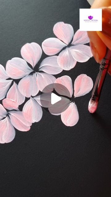 Painting Daisies Easy, How To Paint A Flower Step By Step, Simple Painted Flowers Acrylics, Easy Flower Painting Tutorials, Painting Flowers On Wood, Easy Flower Paintings For Beginners, Simple Flower Painting Ideas, Easy Flowers To Paint, Acrylic Flower Painting Tutorial