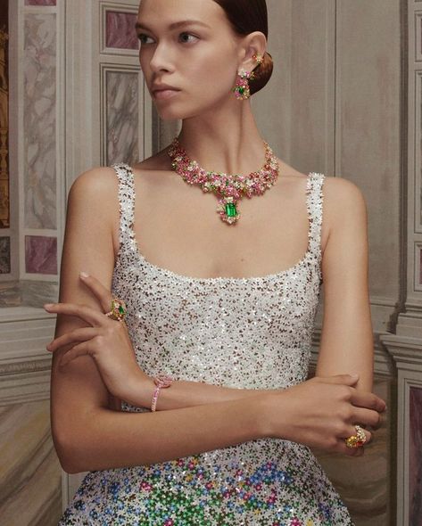 Dior Haute Joaillerie: Les Jardins de la Couture (Dior) Dior 2023, Victoire De Castellane, Expensive Jewelry Luxury, Jewelry Photoshoot, Crystal Jewelry Sets, Gold Rings Jewelry, Dior Jewelry, Bridal Event, Pink Bling