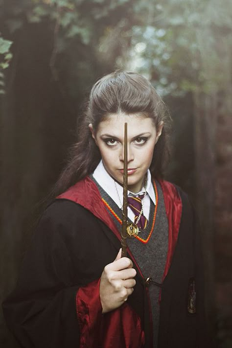 Harry Potter Photoshoot, Harry Potter Photography, Harry Potter Portraits, Harry Potter Photos, Harry Potter Photo, Harry Potter Wizard, Harry Potter Cosplay, Harry Potter Style, Harry Potter Halloween