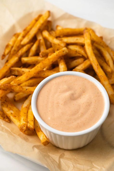 Fry Dip, French Fry Sauce, Fry Sauce Recipe, Mac Sauce Recipe, Homemade Condiments, Condiment Recipes, Fry Sauce, Gravy Sauce, Burger Sauce