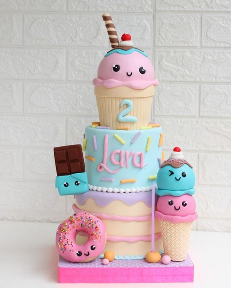 Candyland Cake, Birthday Cake For Cat, Donut Cake, Candy Cakes, Kids Cakes, Baby Birthday Cakes, Cute Pastel Wallpaper, Fake Bake, Cake Donuts