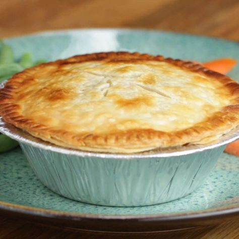 Frozen Chicken Pot Pie, Freezing Cooked Chicken, Resep Makanan Beku, Chicken Pie Recipe, Soda Crackers, Chicken Pot Pies, Mini Chicken Pot Pies, Reheat Chicken, Pot Pie Filling