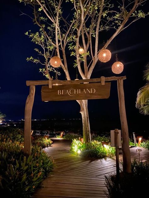 Bali Restaurant Design Outdoor, Entrance Signage, Outdoor Restaurant Design, Cafe Concept, Resort Architecture, Entrance Gates Design, Rest House, Cafe Shop Design, Eco Lodge