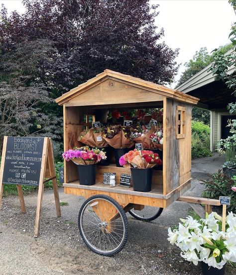 Diy Flower Stand Display, Roadside Flower Stand, Cabinet Design Ideas, Teacup Flowers, Farmers Market Display, Your Honor, Flower Business, Flower Cart, Cut Flower Garden