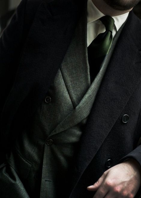 Rabastan Lestrange, Style Gentleman, Slytherin House, Slytherin Aesthetic, Family Ideas, Future Style, Green Suit, Navy Suit, Saint Patricks