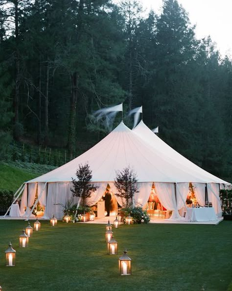 Outdoor Wedding Entrance, Outdoor Tent Wedding, Rustic Wedding Decorations, Wedding Entrance Decor, Wedding Entrance, Garden Types, Wedding Tent, Space Wedding, Outdoor Tent