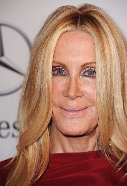 Joan Van Ark 69 Pale Lipstick, Joan Van Ark, Knots Landing, Charity Gala, Celebrity Plastic Surgery, Celebrity Singers, Science Project, Dewy Skin, Joan Rivers