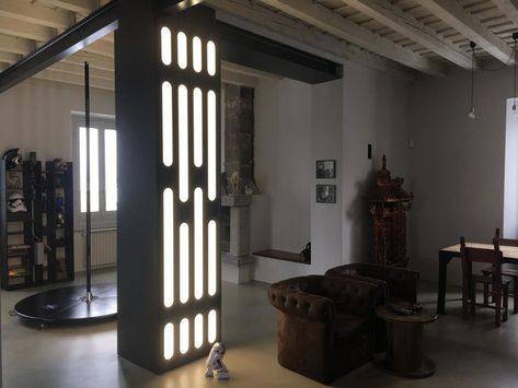 Star Wars Interior, Star Wars Living Room, Star Wars Theme Room, Neon Kitchen, Dark Home Aesthetic, Star Wars Office, Huge Lamp, Nerd Room, Bedroom Redesign