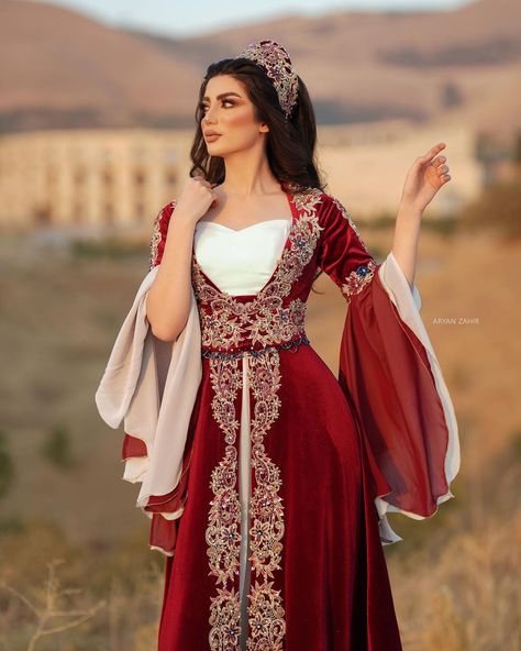 Smart Casual Fashion Women, Disney Princess Inspired Dresses, Egyptian Clothing, Turkish Dress, Princess Inspired, Royal Outfits, Dream Wedding Ideas Dresses, Evening Dress Fashion, Inspired Dress