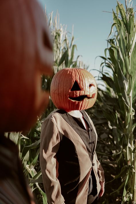 Pumpkin head photo challenge Cool Photo Ideas, Pumpkin Head Photoshoot, October Pictures, Head Photoshoot, Mask Photoshoot, Pumpkin Photography, Head Photo, Pumpkin Queen, Pumpkin Mask