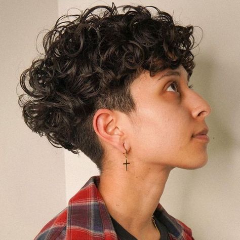 50 Best Haircuts and Hairstyles for Short Curly Hair in 2020 - Hair Adviser Undercut For Curly Hair For Women, Type 2c Curly Hair Haircut, Undercut Hairstyles Women Short Curly, Undercut Curly Hair Woman, Short Curly Hair With Undercut, Curly Hair Undercut, Short Curly Crochet Hair, Undercut Curly Hair, Magical Hands