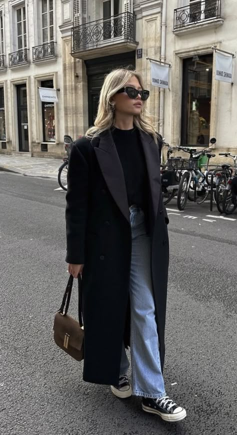 @marine_diet // long coat @sandroparis bag @demellierlondon and @converse Black Coat Outfit, Mantel Outfit, Long Coat Outfit, Nyc Outfits, Europe Outfits, Cold Outfits, Outfits With Converse, Coat Outfits, Fall Fits