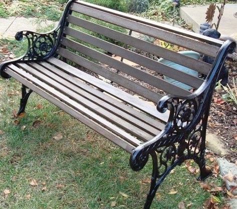 If you have a garden bench or other outdoor furniture that is in need of a new look, you can make the repairs yourself and save money. This article explores the best methods for restoring a cast iron or wooden bench. Cast Iron Garden Furniture, Cast Iron Garden Bench, Wrought Iron Bench, Diy Yard Decor, Cast Iron Bench, Wood Bench Outdoor, Old Benches, Outdoor Garden Bench, Yard Furniture