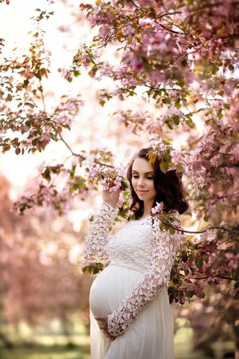 Spring Maternity Photos, Flowers Photoshoot, Maternity Photography Family, Maternity Dresses Photography, Maternity Photography Poses Outdoors, Trees Garden, Cute Pregnancy Pictures, Outdoor Maternity Photos, Maternity Photography Poses Couple