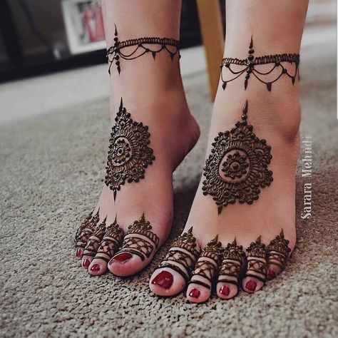 The classic mandala #mandala #mehndi #hennadesign #mehndidesign #henna Leg Mehandi, Foot Mehndi, Wedding Henna Designs, Henna Flower, Legs Mehndi, Eid Mehndi, Leg Henna, Henna Wedding, Leg Mehndi