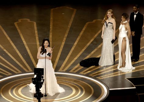 A South Korean Broadcaster Censored Michelle Yeoh’s Oscar Award Speech Amid Rising Antifeminist Backlash Michele Yeoh, Oscar Speech, 2023 Oscars, Award Speech, Oscars 2023, Everything Everywhere All At Once, Oscar Gowns, Oscar Award, Award Ceremony