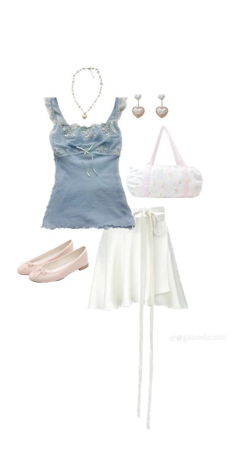 Cinderella Outfit Ideas Casual, Mermaidcore Outfits Casual, Jellyfish Inspired Outfit, Mermaid Inspired Outfits Casual, Mermaid Core Outfits Casual, H2o Inspired Outfits, Oceancore Outfit, Cinderella Inspired Outfit, Emma Gilbert