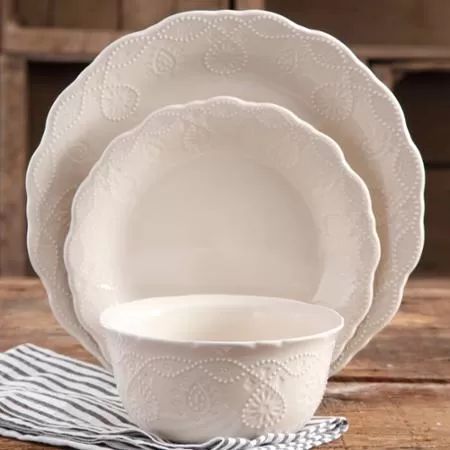 The Pioneer Woman Cowgirl Lace 12-Piece Dinnerware Se t  MEGS RETREAT Pioneer Woman Dinnerware, Dinnerware Sets Walmart, Pioneer Woman Dishes, Katie White, Primitive Dining Rooms, Pioneer Woman Kitchen, White Dinnerware, Primitive Kitchen, White Dishes