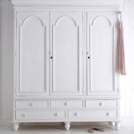 Victorian wardrobes - painted to order Victorian Wardrobe Design, Victorian Wardrobe, Victorian Room, Pine Wardrobe, Furniture Painting Tips, Revamp Furniture, Bakery Design Interior, Victorian Bedroom, Furniture Details Design