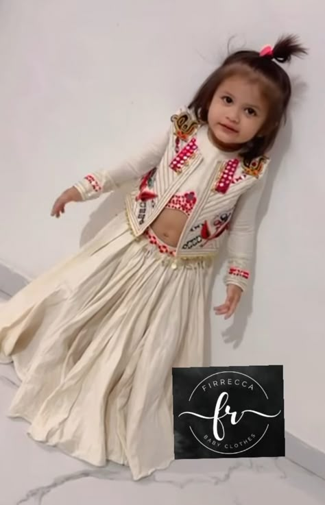 Kids Chaniya Choli Designs, Desi Clothes Wedding, Kids Traditional Dress, Navratri Pictures, Ladies Frock Design, Girls Kaftan, Outfit From Scratch, Bridal Makeup Videos