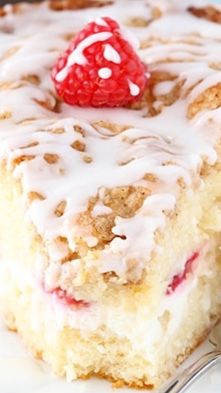 Easy Breakfast Cake, Raspberry Cream Cheese Coffee Cake, Raspberry Coffee Cake, Cheese Coffee Cake, Breakfast Cake Recipes, Raspberry Coffee, Raspberry Cream Cheese, Cream Cheese Coffee Cake, Cheesecake Oreo