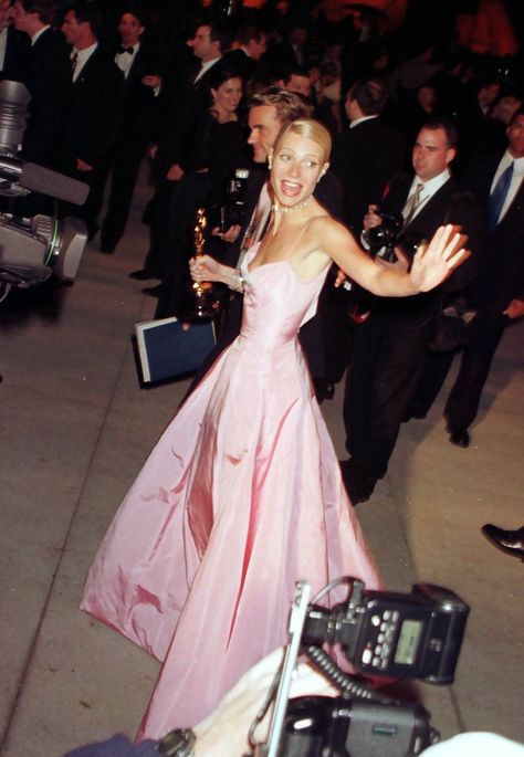 2023 Oscar Dresses, Hollywood Aesthetic Dress, The Oscars Aesthetic, Oscars Aesthetic, Movie Premiere Dress, Actors Life, Actress Life, Hollywood Aesthetic, Famous Lifestyle